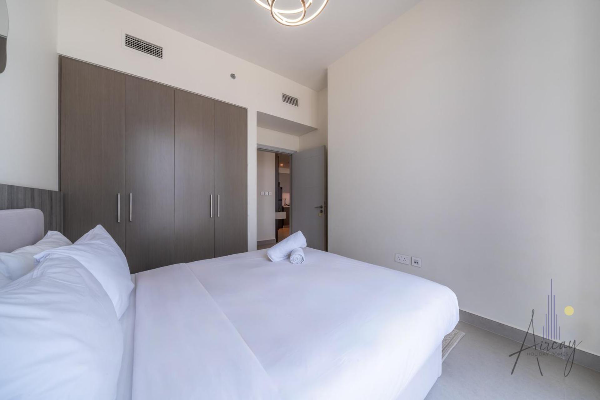 Sky-high Downtown 1br Steps From Burj Khalifa Apartment *